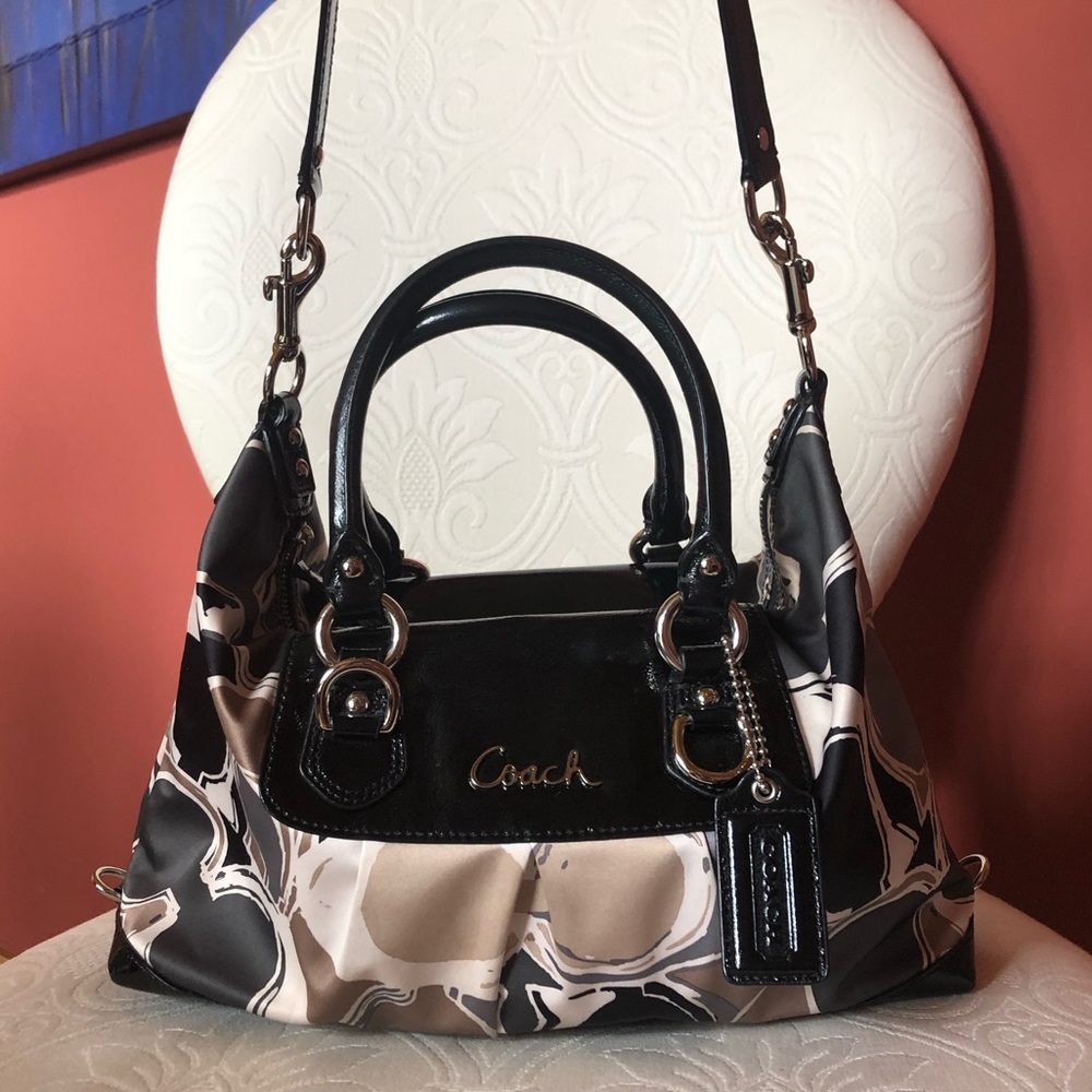 EUC Coach Ashley scarf print  hobo satchel bag